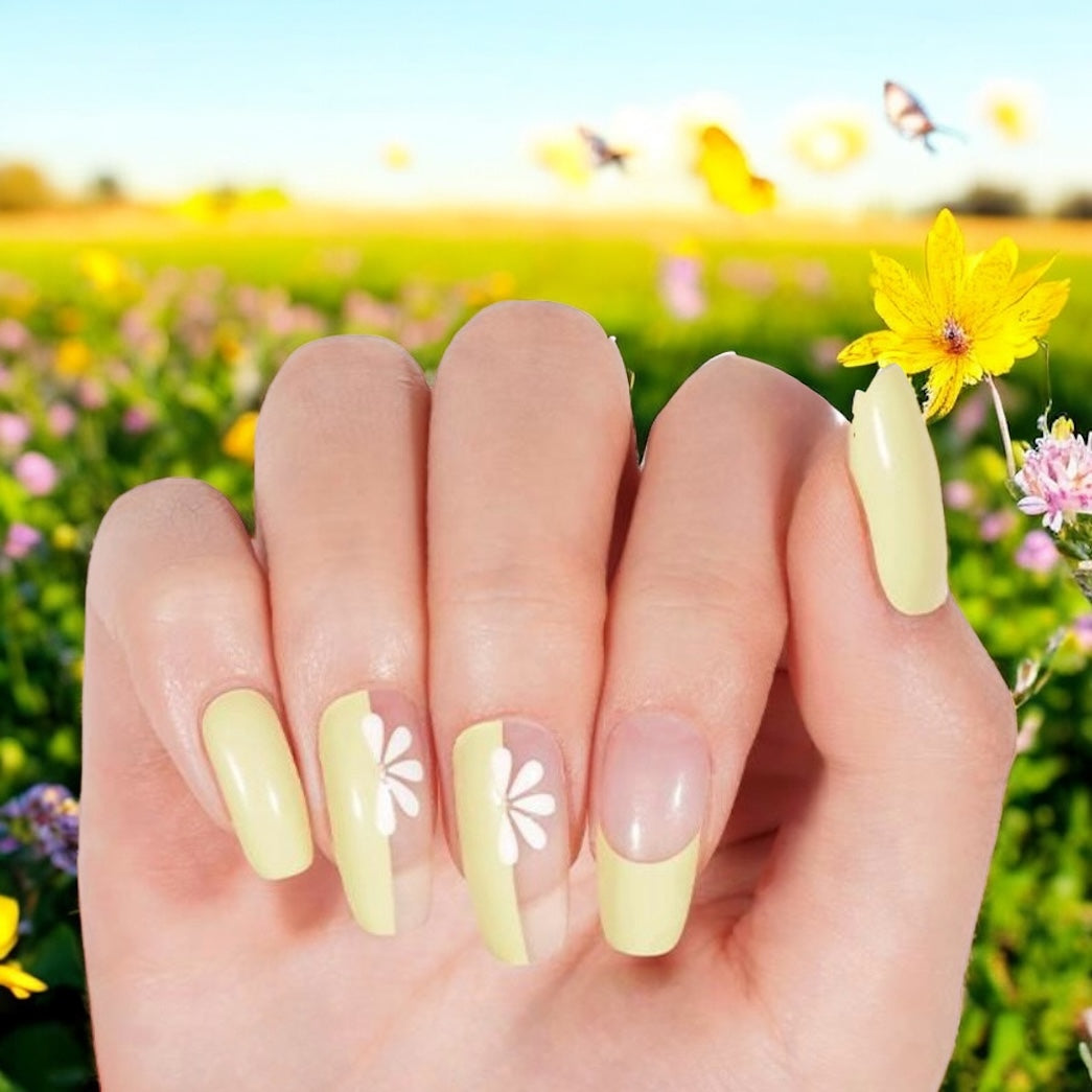 Delightful Daisies Partial Overlay Nail Wraps