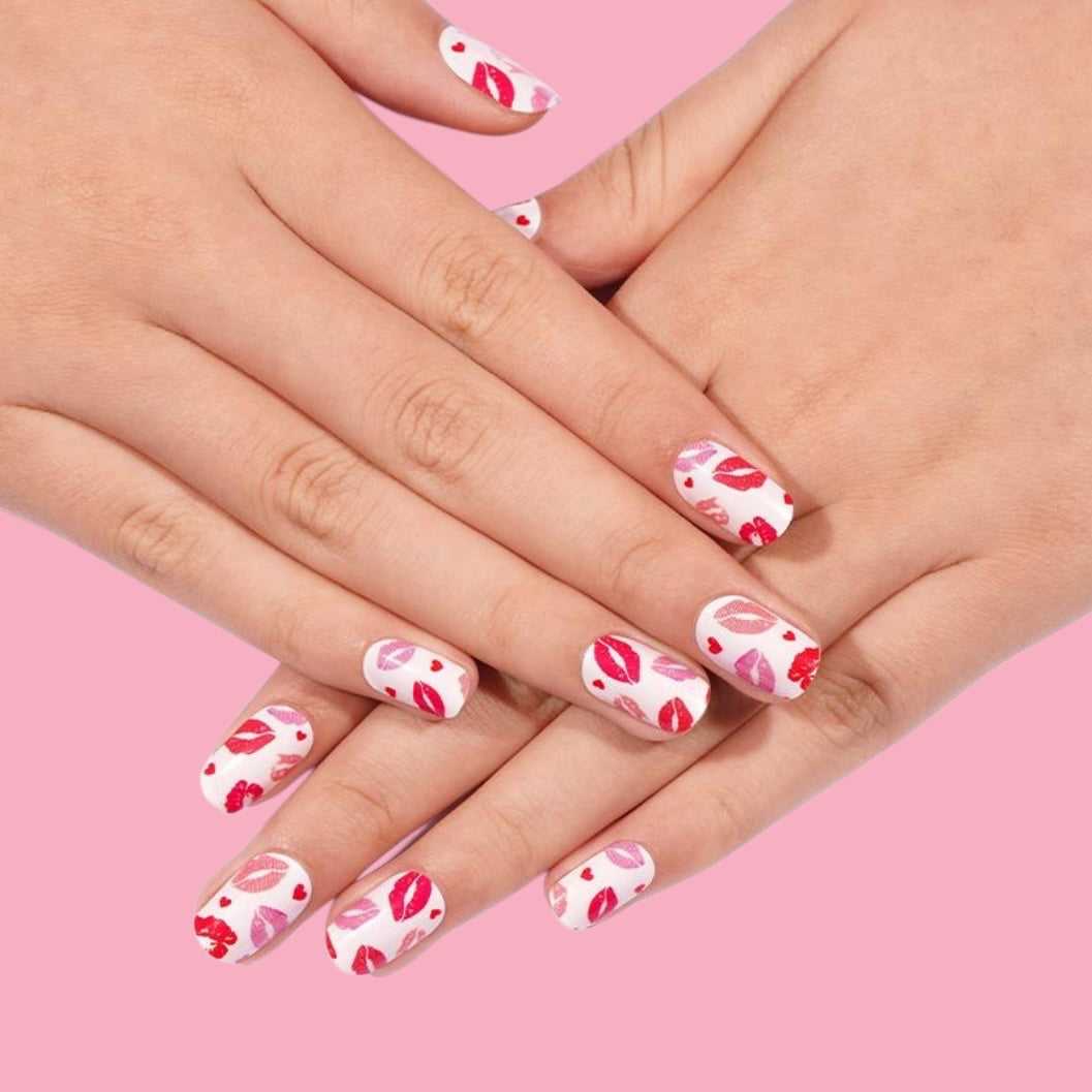 Flirty Kisses Nail Wraps