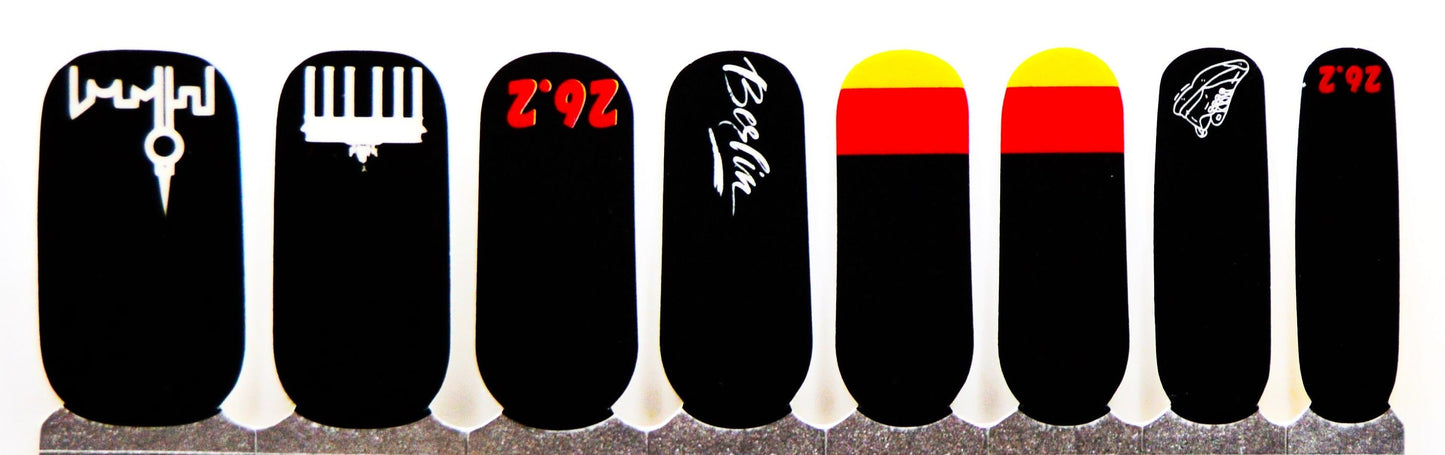 Run Through The Gate - Berlin Marathon Nails - Exclusive  Nail Wraps